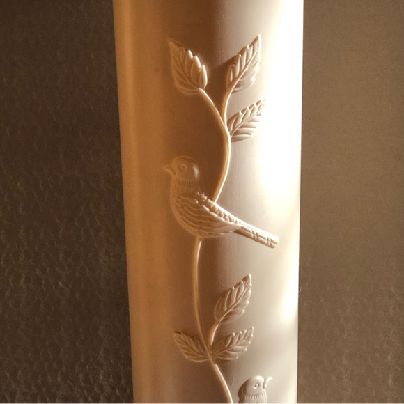 Vtg Blow Mold Bird & Vine Bathroom Toilet Tissue Paper Holder Storage Container - Picture 6 of 6